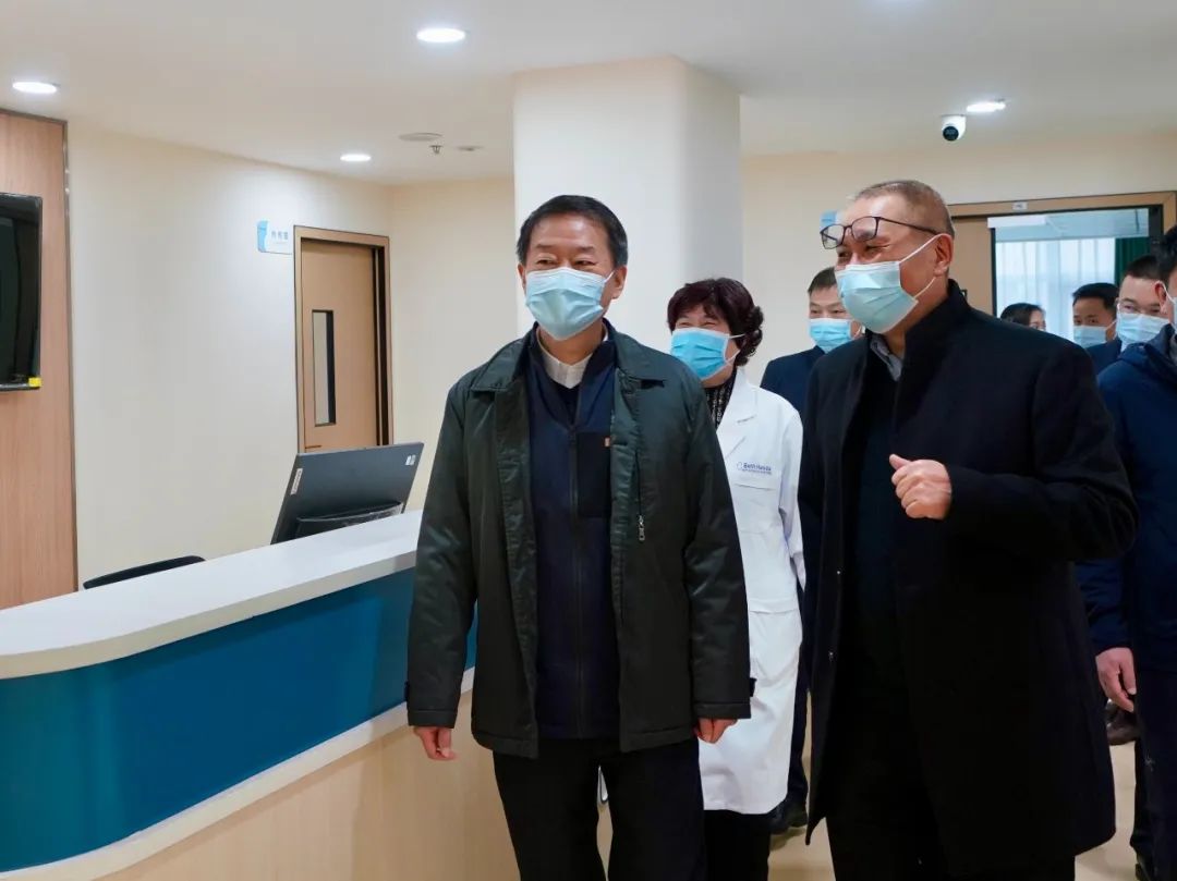 四川省尊龙凯时集团党委书记、董事长任丁率队赴锦弘集团调研