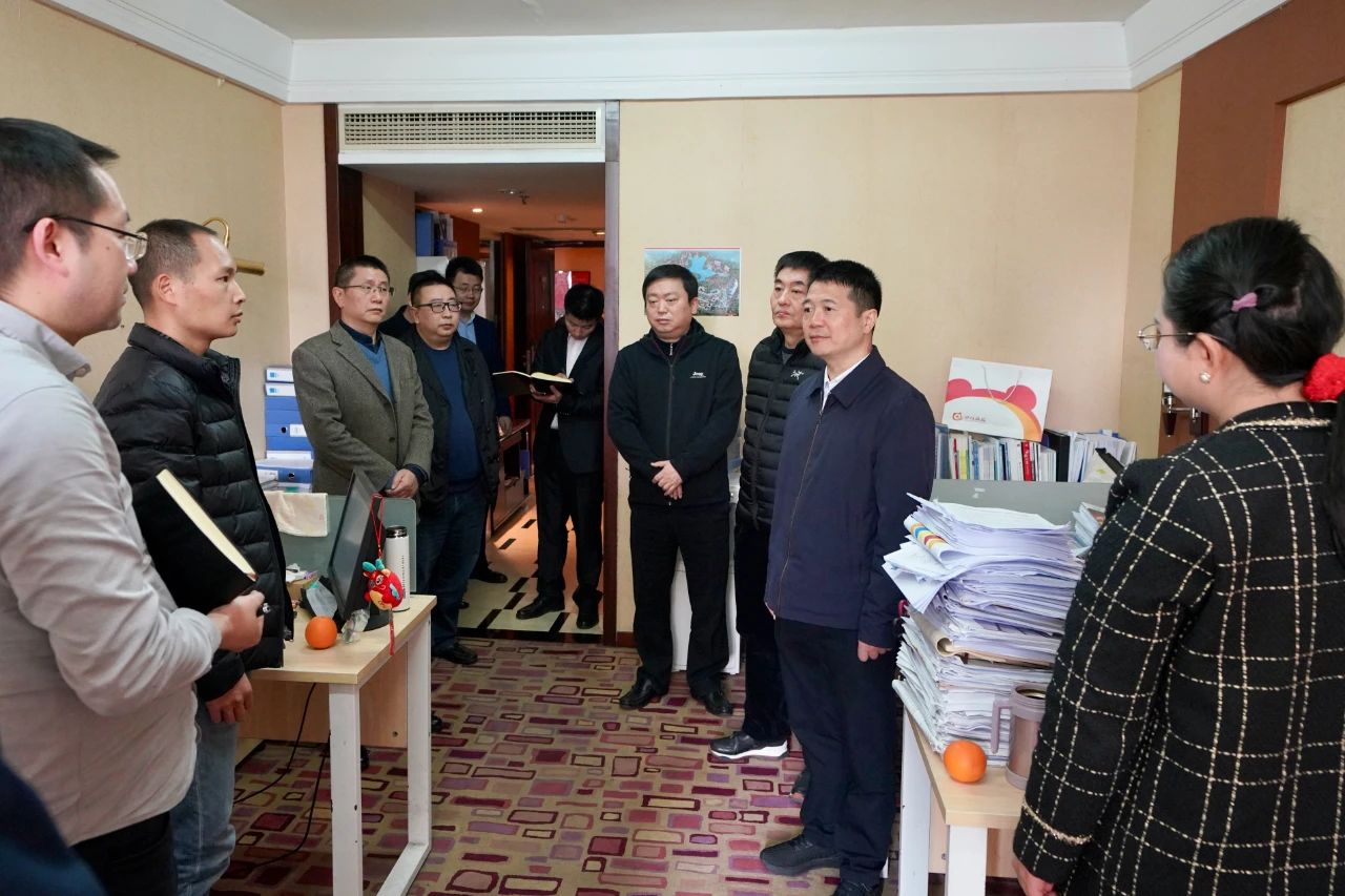 迎新春，鼓干劲，开新局！省尊龙凯时集团领导班子慰问总部干部员工